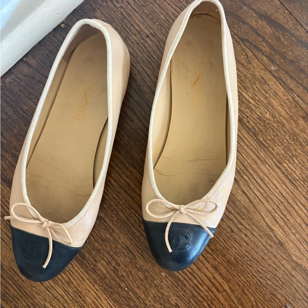 CHANEL Classic Ballet Flats - Picture 2 of 5